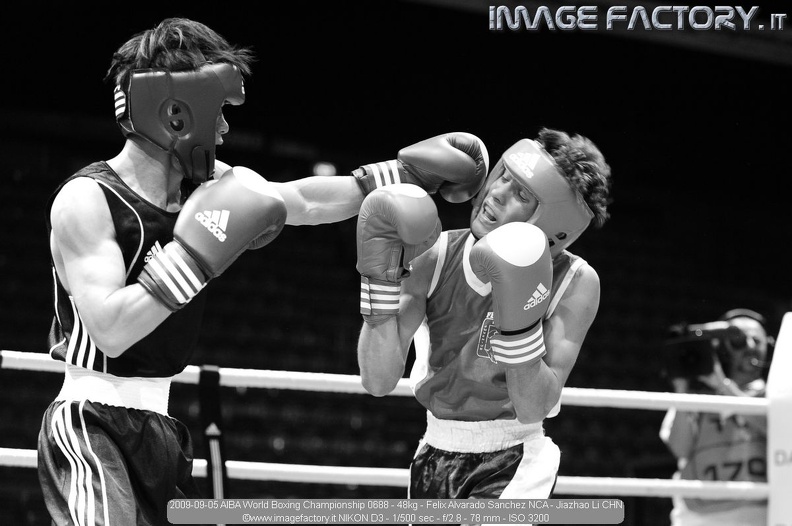 2009-09-05 AIBA World Boxing Championship 0688 - 48kg - Felix Alvarado Sanchez NCA - Jiazhao Li CHN.jpg